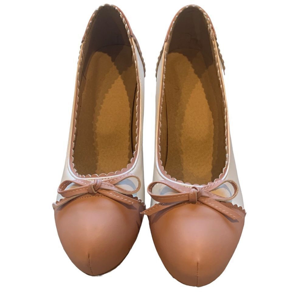 Pin Up Powder Pink White Closed Toe Heels Size 9 (40 EU)
